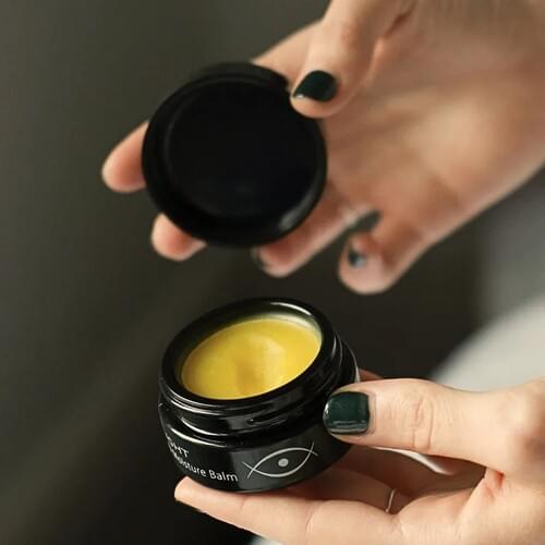 deep-moisture-balm-ilustracni